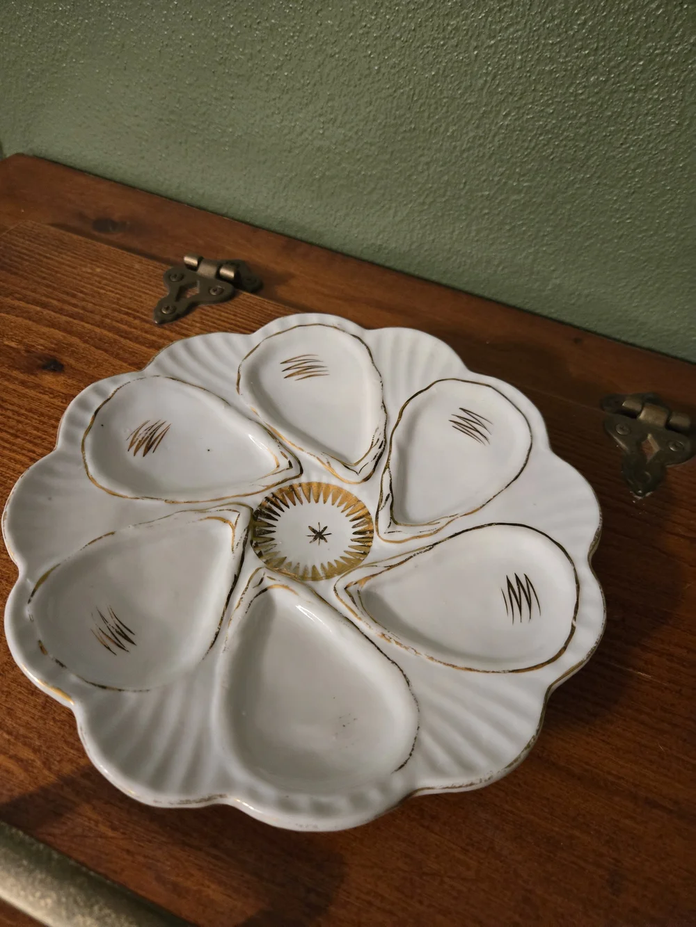 White and Gold Porcelain Oyster Plate